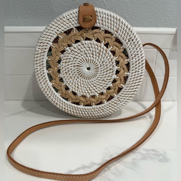 Amerii Handbags - Chic rattan White and Tan Round Bag